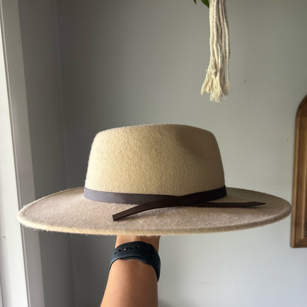 Universal Thread Tan Hat with Brown Band Band